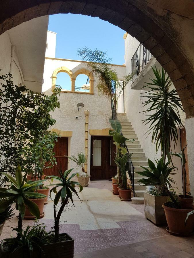 La Corte Di Zaccaria Mazara del Vallo Bagian luar foto